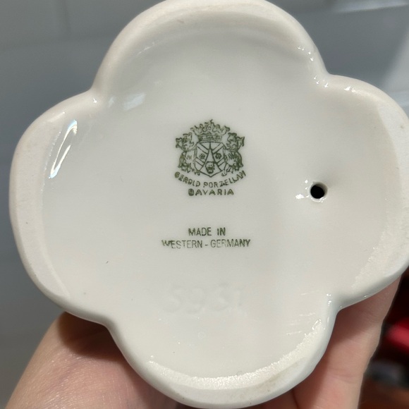 Antique Pair White Porcelain Scroll Candlestick Holders West Germany Bavaria - Picture 4 of 7